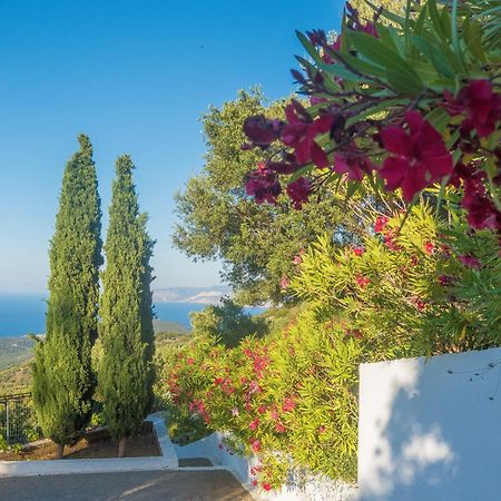 Villa Dio Petres Kroustas Extérieur photo
