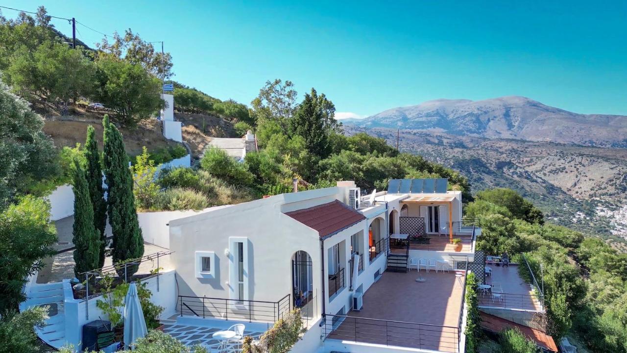 Villa Dio Petres Kroustas Extérieur photo