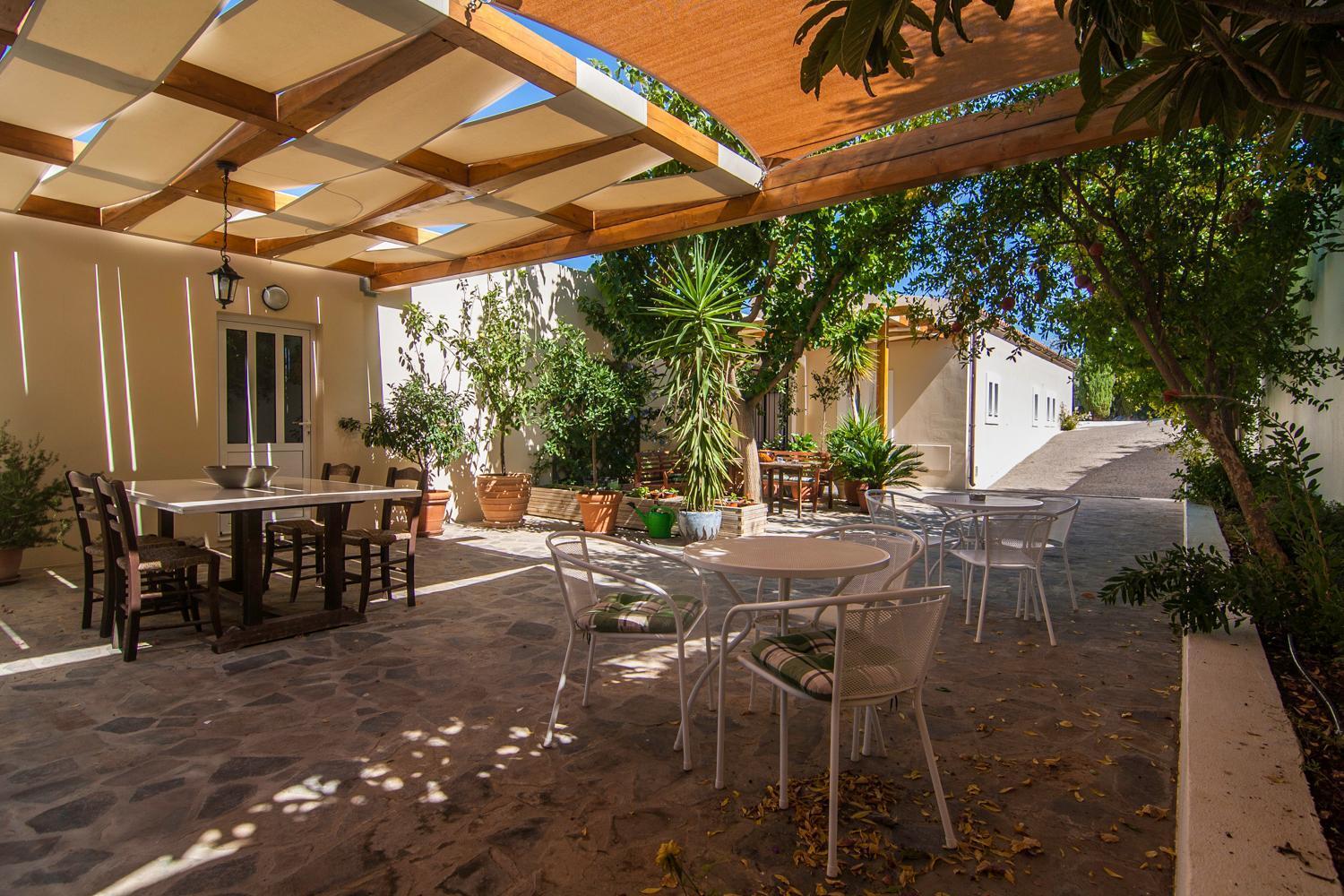 Villa Dio Petres Kroustas Extérieur photo