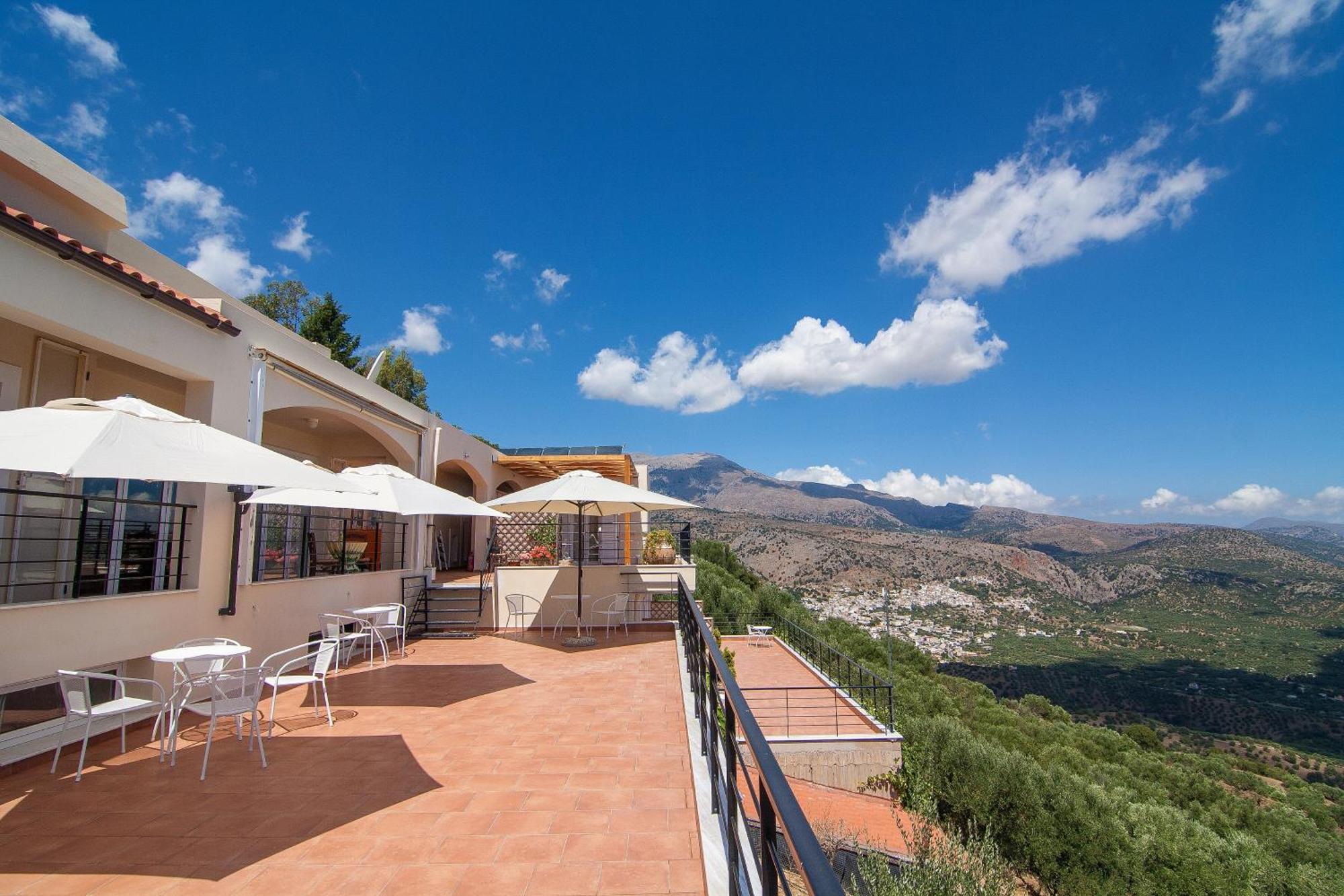 Villa Dio Petres Kroustas Extérieur photo