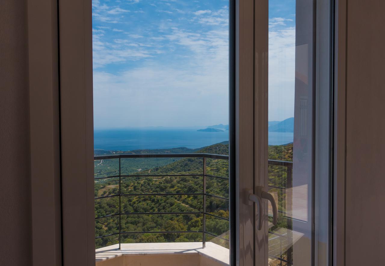 Villa Dio Petres Kroustas Extérieur photo