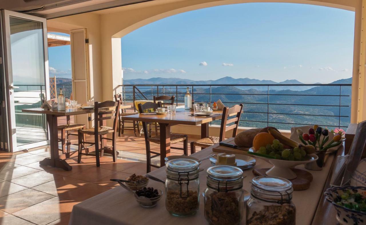 Villa Dio Petres Kroustas Extérieur photo