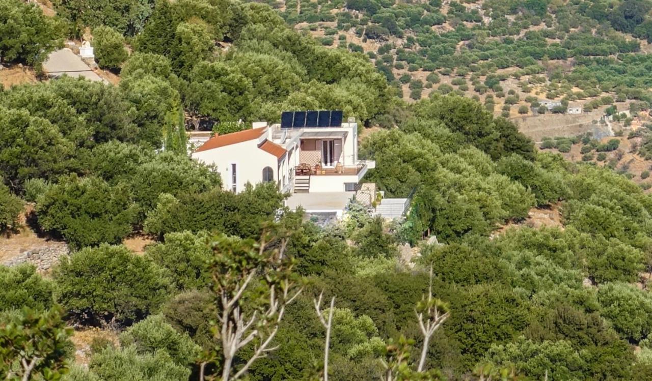 Villa Dio Petres Kroustas Extérieur photo