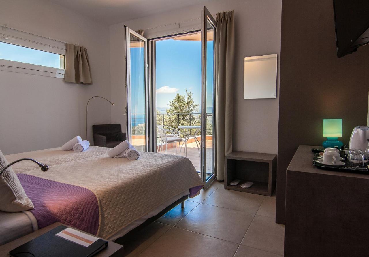 Villa Dio Petres Kroustas Extérieur photo