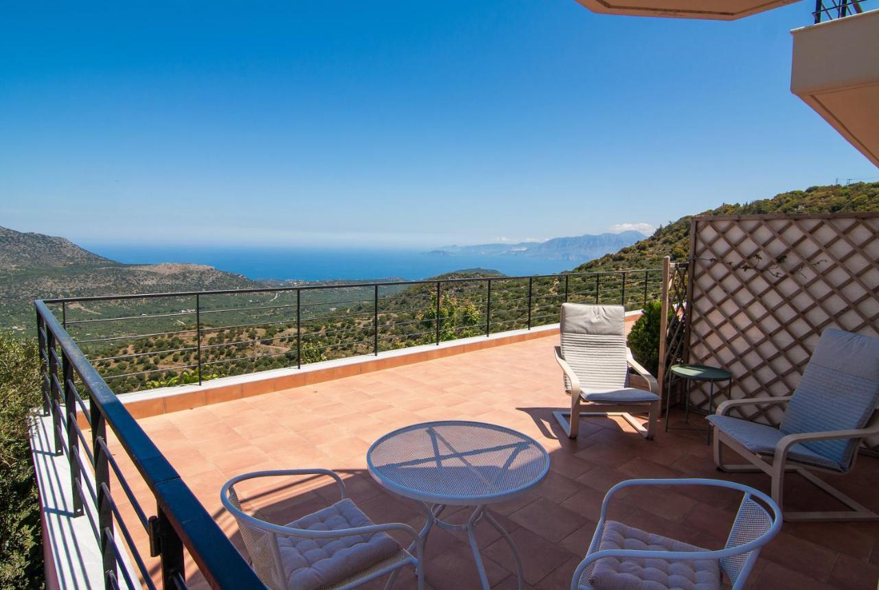 Villa Dio Petres Kroustas Extérieur photo