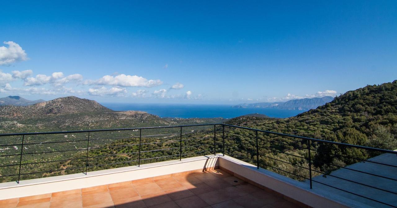 Villa Dio Petres Kroustas Extérieur photo