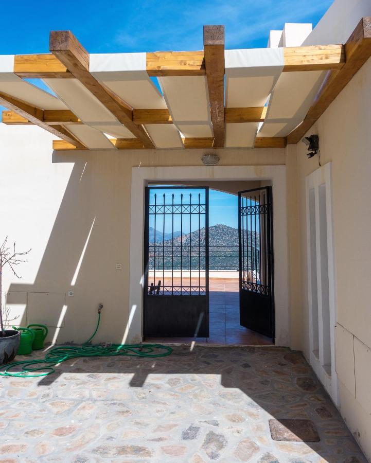 Villa Dio Petres Kroustas Extérieur photo
