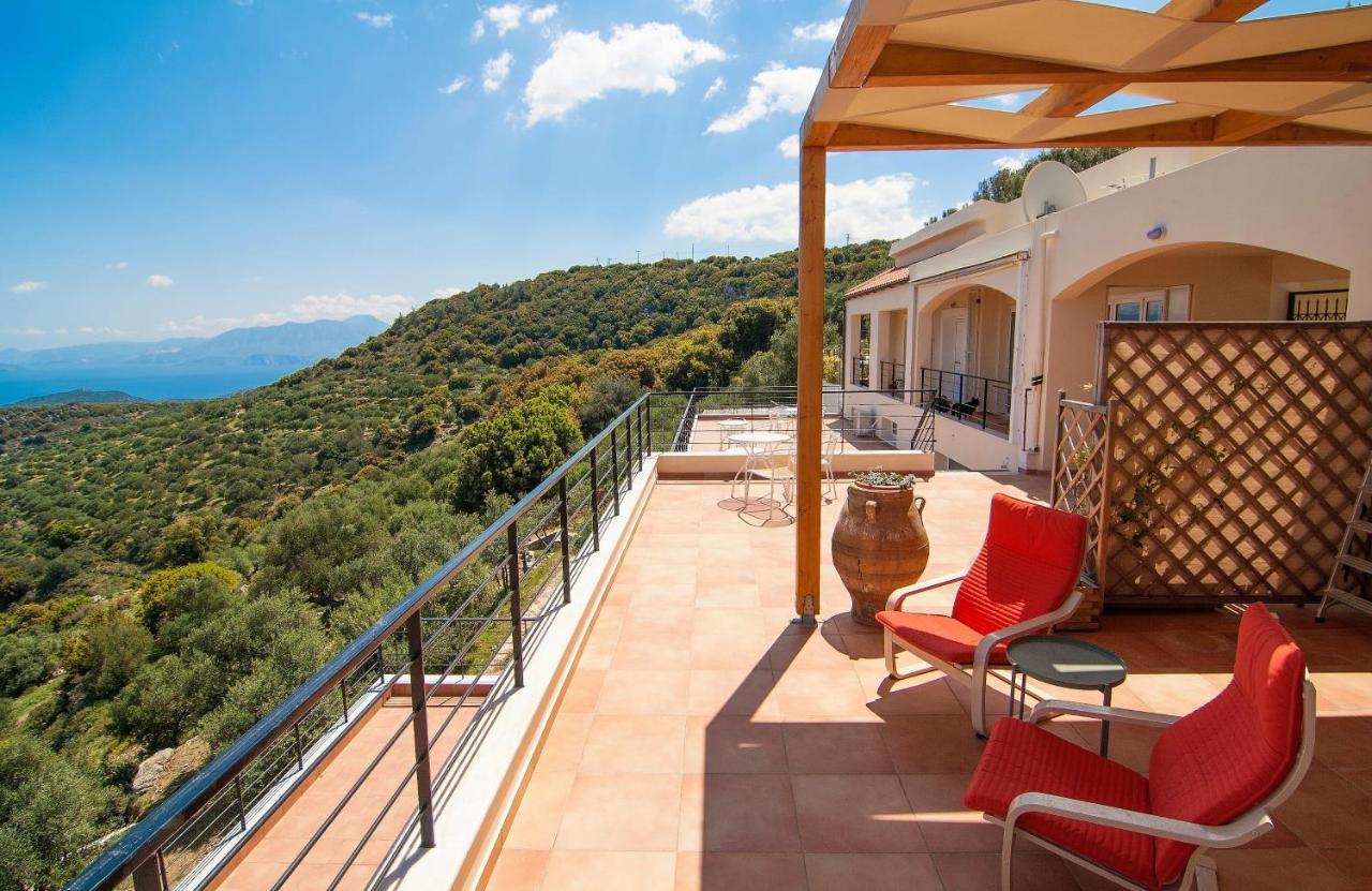 Villa Dio Petres Kroustas Extérieur photo