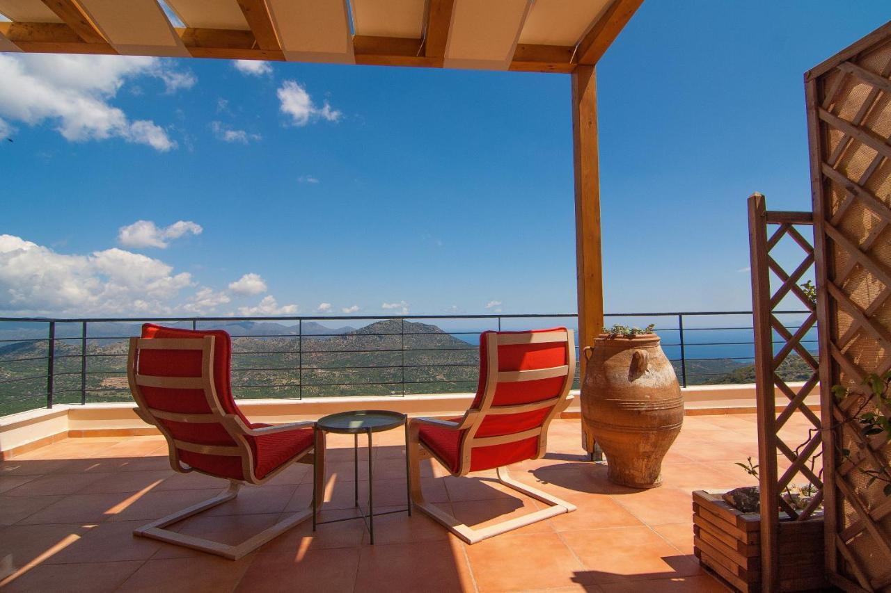 Villa Dio Petres Kroustas Extérieur photo