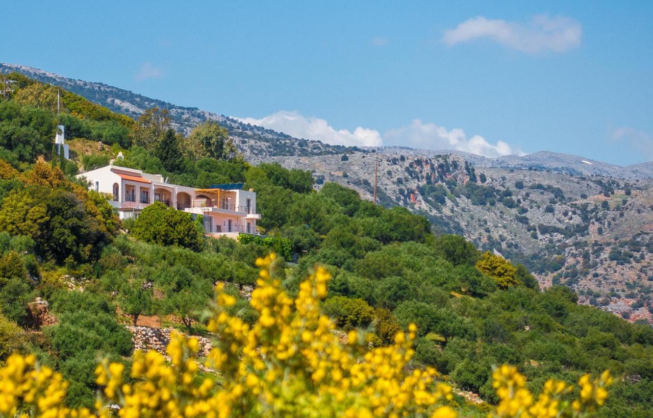 Villa Dio Petres Kroustas Extérieur photo